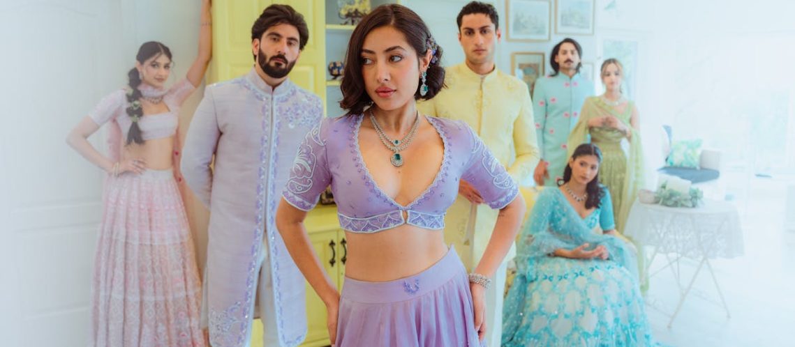 découvrez les dernières tendances mode qui façonnent le monde de la mode aujourd'hui. restez à la pointe avec nos conseils et inspirations sur les styles à adopter cette saison.