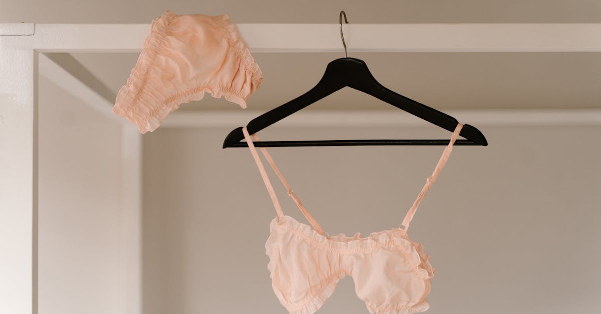 découvrez notre collection de lingerie féminine raffinée et sexy, conçue pour allier confort et élégance. explorez une variété de styles et de tailles qui sauront mettre en valeur votre silhouette tout en vous offrant un bien-être inégalé.