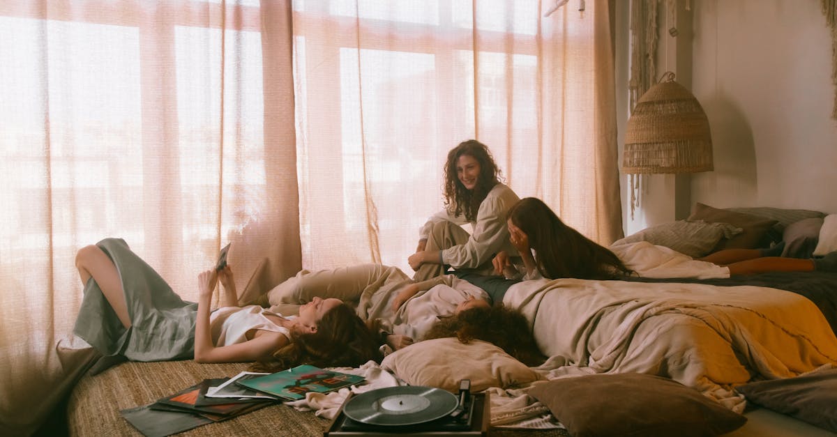 découvrez notre collection de couvertures douces et chaleureuses, parfaites pour ajouter confort et style à votre intérieur. que ce soit pour se blottir sur le canapé ou pour une nuit paisible, nos couvertures sont disponibles dans une variété de matériaux et de designs. offrez-vous un cocon de douceur!