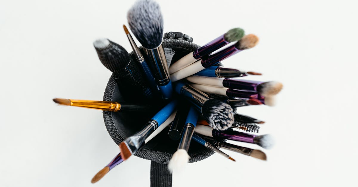 découvrez notre organiseur de maquillage idéal pour garder vos cosmétiques en ordre. pratique et élégant, il permet de retrouver facilement vos produits tout en ajoutant une touche de style à votre espace de beauté.