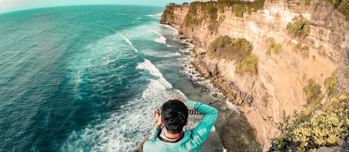 découvrez bali, une île paradisiaque en indonésie, réputée pour ses plages de rêve, ses rizières en terrasses, ses temples enchanteurs et sa culture unique. préparez-vous à vivre un séjour inoubliable entre nature, détente et aventures exotiques.