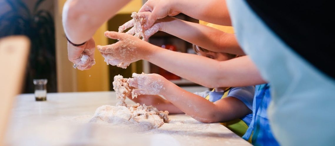 découvrez nos meilleurs conseils de cuisine pour réussir toutes vos recettes, gagner du temps et impressionner vos convives avec des astuces simples et efficaces.