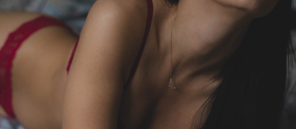 découvrez notre collection de lingerie raffinée, mêlant élégance, confort et séduction pour toutes les envies. trouvez la lingerie parfaite pour sublimer votre silhouette et vous sentir belle chaque jour.